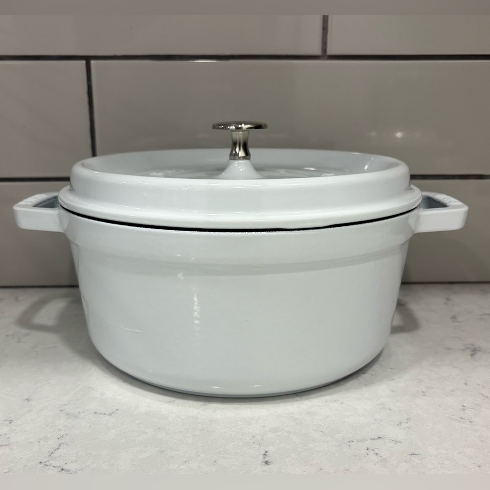 NEW Never Used Staub 4qt White Cast Iron Dutch Oven